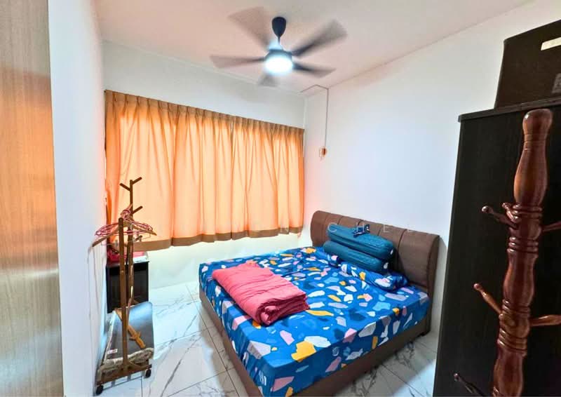 Kondominium untuk Dijual di QuayWest Residence - Clifton Chee - Bedroom - PropertyGuru.com.my