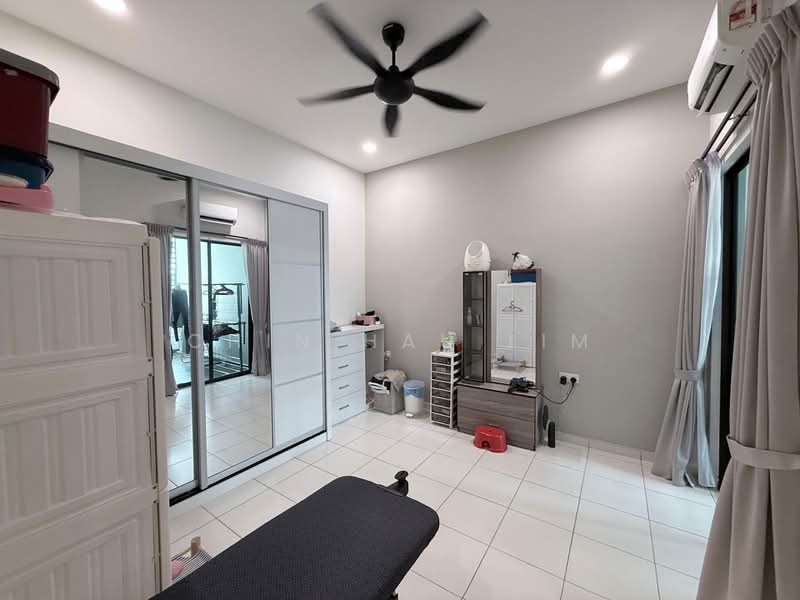2.5-storey Terraced House for Sale in Taman Ozana Impian (Bukit Katil) - Chin Hau Lim - Bedroom - PropertyGuru.com.my