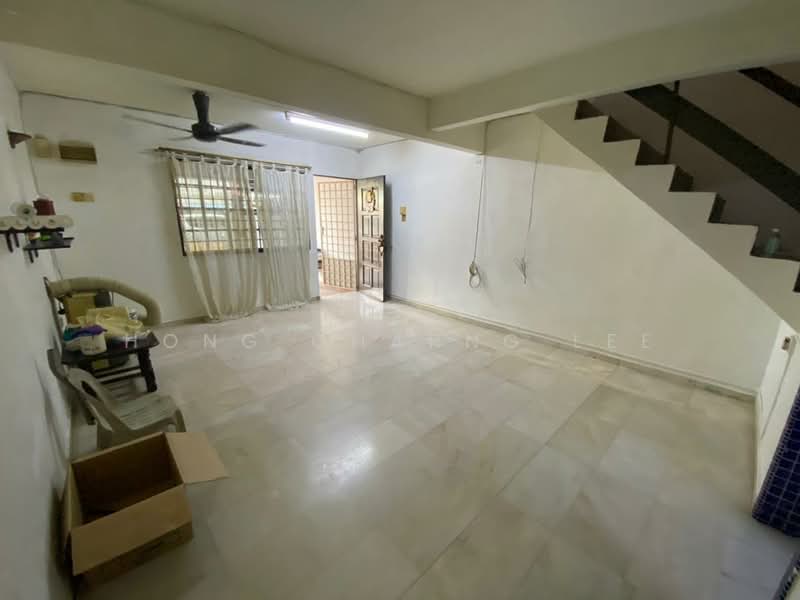 2-storey Terraced House for Rent in Ulu Tiram (Johor) - Hong Charng Lee - Living Room - PropertyGuru.com.my