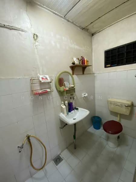 2-storey Terraced House for Rent in Ulu Tiram (Johor) - Hong Charng Lee - Bathroom - PropertyGuru.com.my