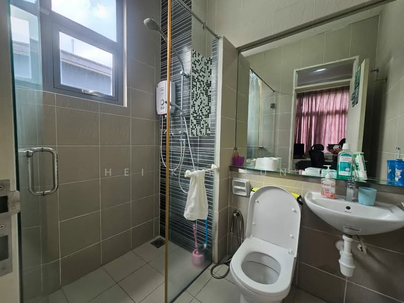 2-storey Terraced House for Sale in Bandar Mahkota Cheras (Cheras) - Hei Kar Jun - Bathroom - PropertyGuru.com.my