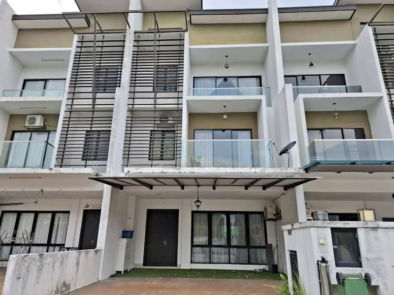 3-storey Terraced House for Sale in Taman Scientex Rawang (Rawang) - Yee Seng Yeo - Exterior - PropertyGuru.com.my