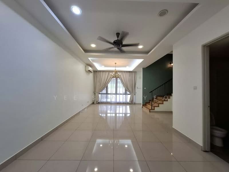 3-storey Terraced House for Sale in Taman Scientex Rawang (Rawang) - Yee Seng Yeo - Living Room - PropertyGuru.com.my