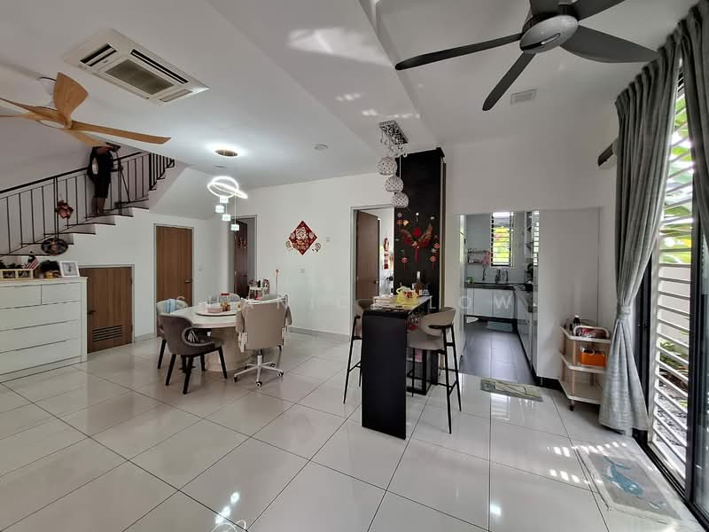 Rumah Teres 3 Tingkat untuk Disewa di BANDAR PUCHONG JAYA (Puchong) - Shanice Low - Living Room - PropertyGuru.com.my
