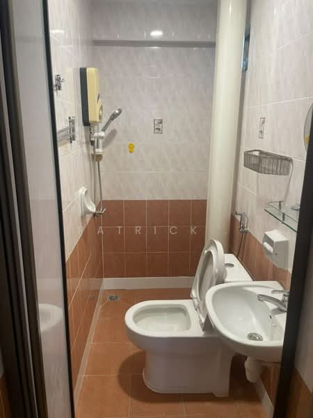 Pangsapuri untuk Disewa di University Place (Plaza Ivory) - Patrick . - Bathroom - PropertyGuru.com.my