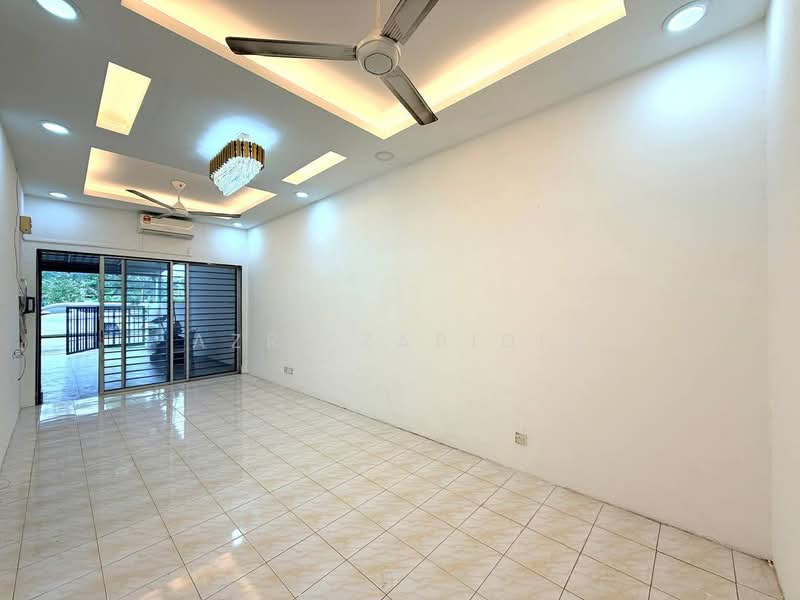 Terraced House for Sale in Klang (Selangor) - Azri Zabidin - Living Room - PropertyGuru.com.my