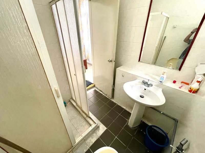 Condominium for Rent at Catalina Villa - Amirul Nasyriq - Bathroom - PropertyGuru.com.my