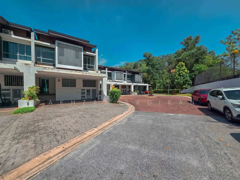 3-storey Terraced House for Sale in Cyberjaya (Selangor) - Fakhzan Badiran - Exterior - PropertyGuru.com.my