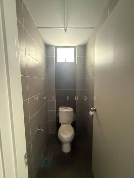 Terrace Factory for Rent in Indahpura Industrial Park (Kulai) - May Khoo - Bathroom - PropertyGuru.com.my