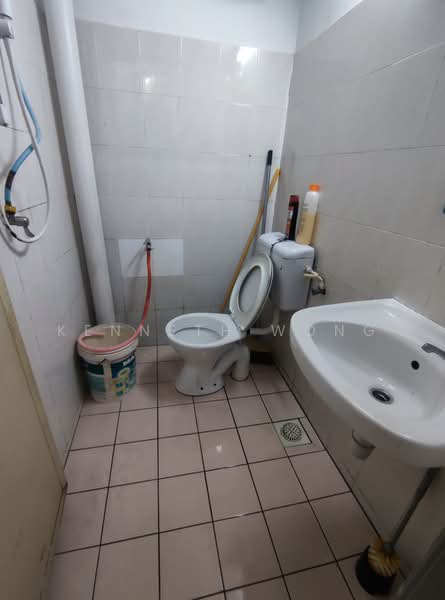 Apartment for Rent at Sri Manja Square Petaling Jaya - Kenneth Wong - Bathroom - PropertyGuru.com.my