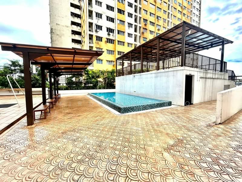 Pangsapuri untuk Dijual di Palm Garden Apartment - Amirul Nasyriq - Exterior - PropertyGuru.com.my
