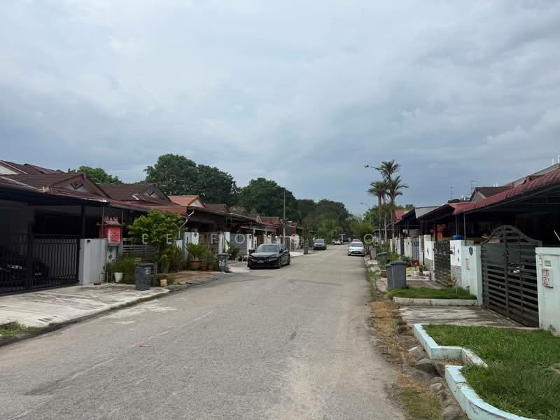 1-storey Terraced House for Sale in Bukit Indah (Iskandar Puteri (Nusajaya)) - Ee Fong Toh - Exterior - PropertyGuru.com.my