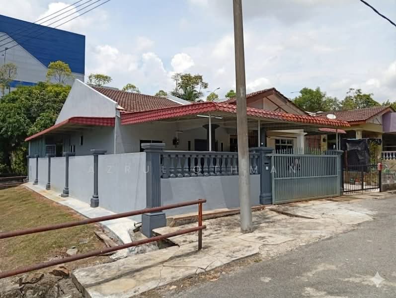 1-storey Terraced House for Sale in Taman Lily (Senawang) - Azrul Othman - Exterior - PropertyGuru.com.my