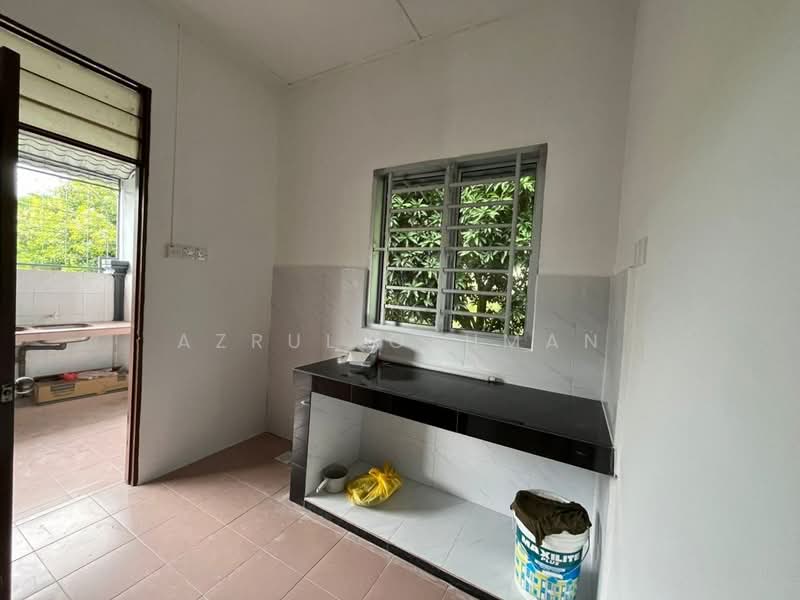 1-storey Terraced House for Sale in Taman Lily (Senawang) - Azrul Othman - Kitchen - PropertyGuru.com.my