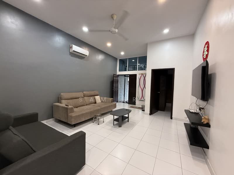 1-storey Terraced House for Sale in Taman Delima (Kluang) - Sam Bro - Living Room - PropertyGuru.com.my