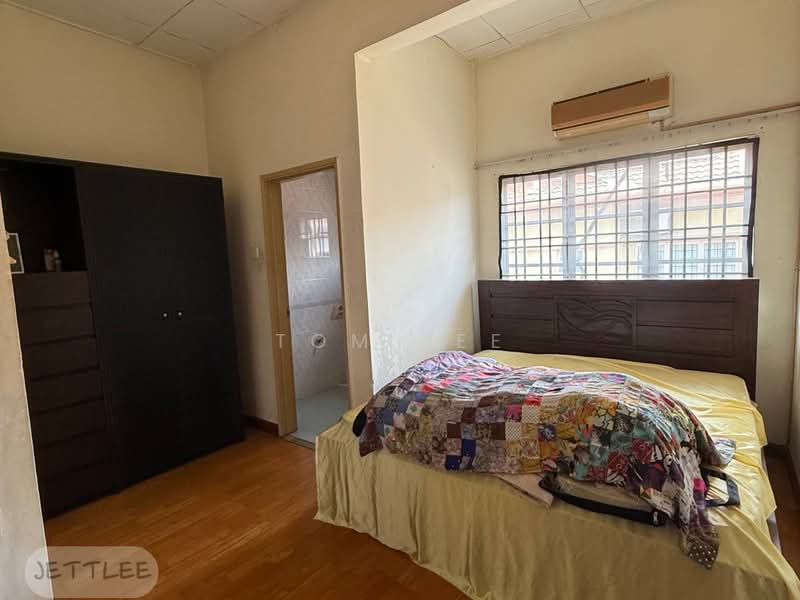 2-storey Terraced House for Sale in Bukit Jelutong (Shah Alam) - Tom Lee - PropertyGuru.com.my