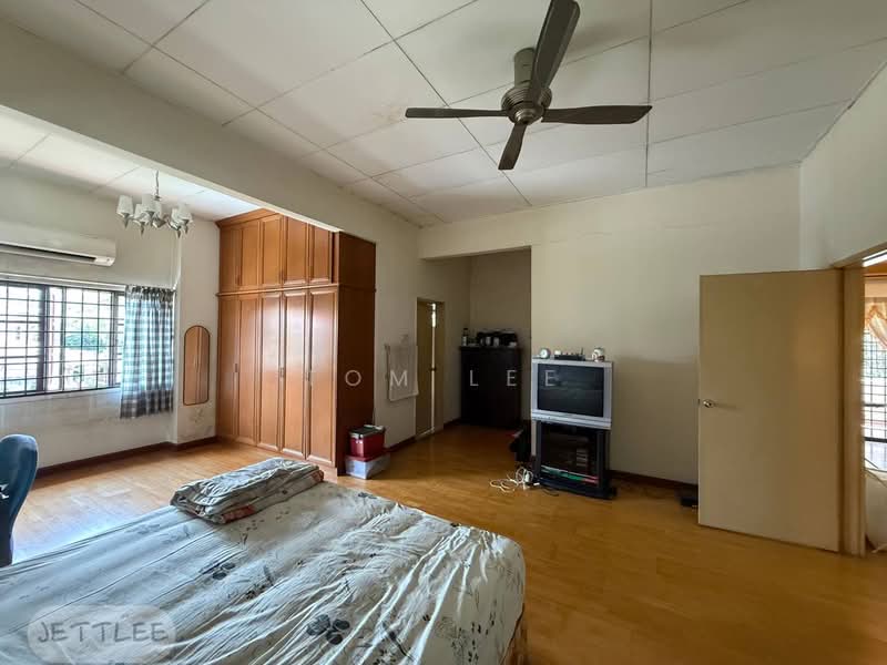 2-storey Terraced House for Sale in Bukit Jelutong (Shah Alam) - Tom Lee - PropertyGuru.com.my