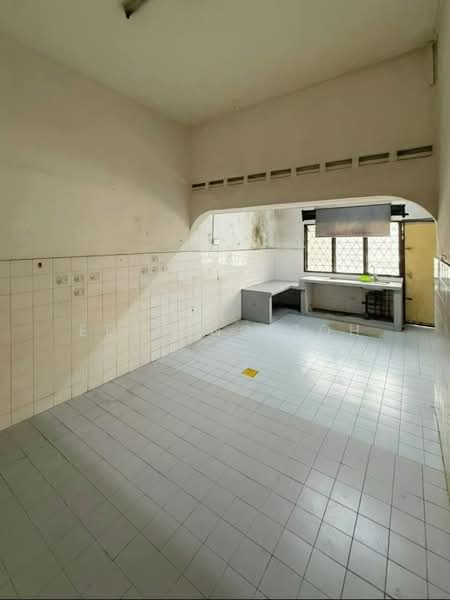 Rumah Teres 2 Tingkat untuk Dijual di Taman Suria (Johor Bahru) - Ee Fong Toh - Kitchen - PropertyGuru.com.my