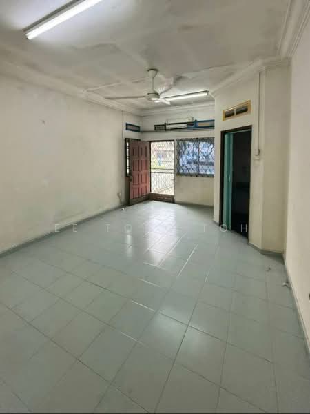 Rumah Teres 2 Tingkat untuk Dijual di Taman Suria (Johor Bahru) - Ee Fong Toh - Living Room - PropertyGuru.com.my