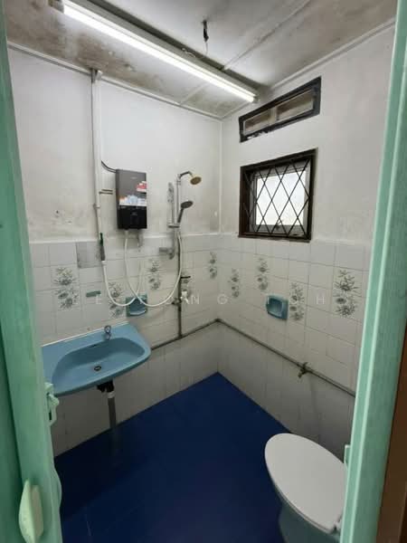Rumah Teres 2 Tingkat untuk Dijual di Taman Suria (Johor Bahru) - Ee Fong Toh - Bathroom - PropertyGuru.com.my
