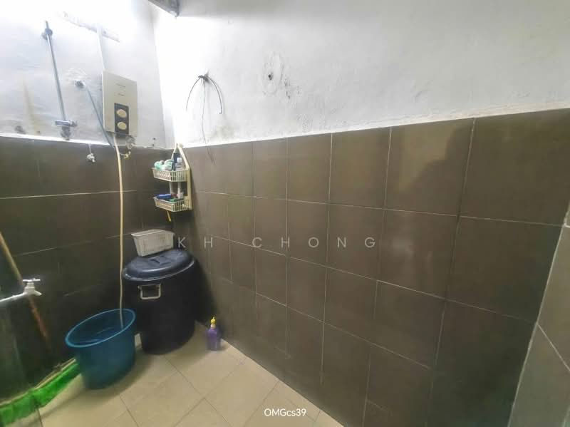 Rumah Teres 1 Tingkat untuk Dijual di Taman Menara Maju (Klang) - KH Chong - Bathroom - PropertyGuru.com.my
