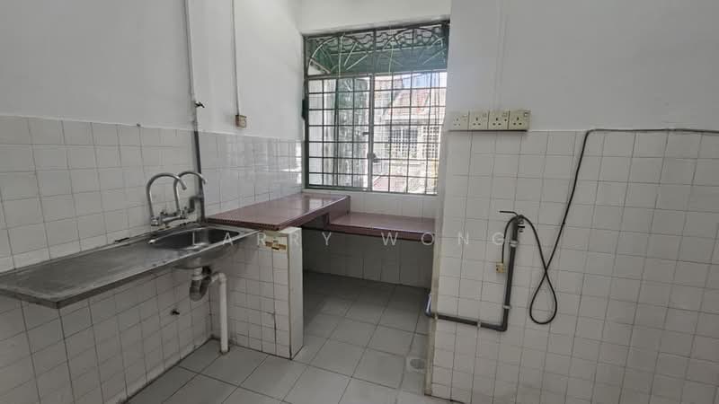 Rumah Bandar untuk Dijual di Pandan Indah (Ampang) - Larry Wong - Kitchen - PropertyGuru.com.my