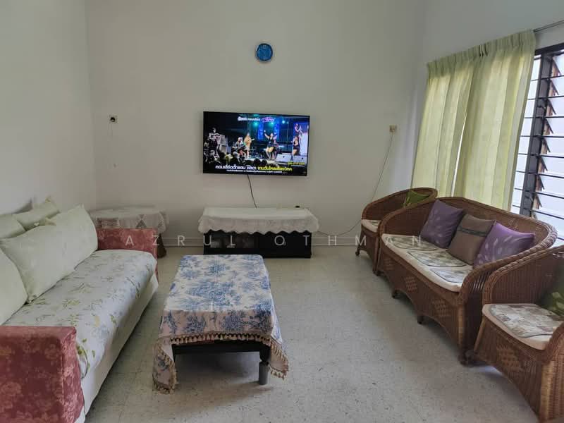 2-storey Terraced House for Sale in Taman Bukit Samudra (Port Dickson) - Azrul Othman - Living Room - PropertyGuru.com.my