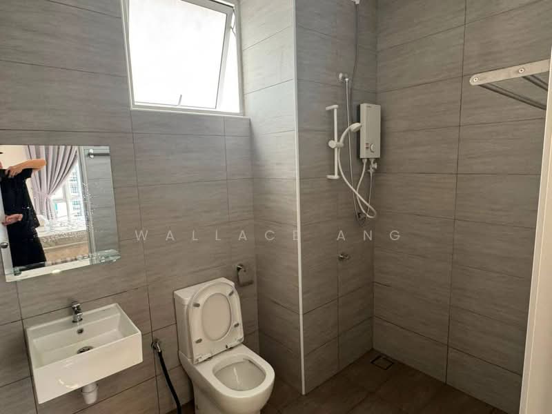 Servis Apartment untuk Disewa di THE SENAI GARDEN (PANGSAPURI IMPIAN SENAI) - Wallace Ang - Bathroom - PropertyGuru.com.my