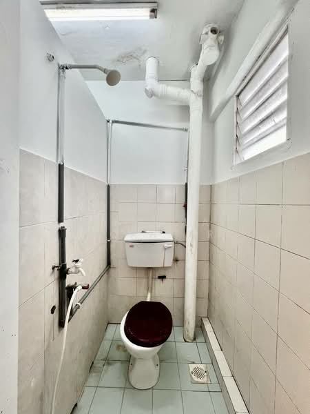 Rumah Flat untuk Dijual di Flat Danau Kota - Syakila Mokhtar - Bathroom - PropertyGuru.com.my