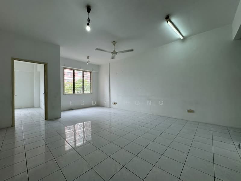 Kondominium untuk Disewa di Garden Park - Eddy Hong - Living Room - PropertyGuru.com.my