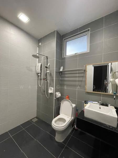 Servis Apartment untuk Disewa di THE SENAI GARDEN (PANGSAPURI IMPIAN SENAI) - Wallace Ang - Bathroom - PropertyGuru.com.my