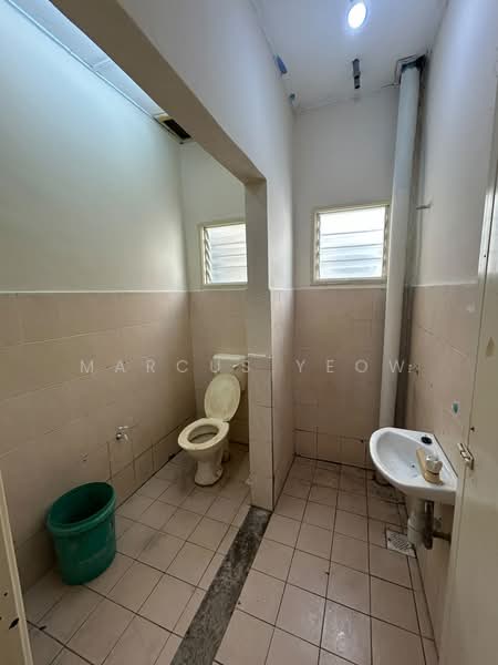 Rumah Bandar untuk Disewa di Taman Jasmin (Senawang) - Marcus Yeow - Bathroom - PropertyGuru.com.my