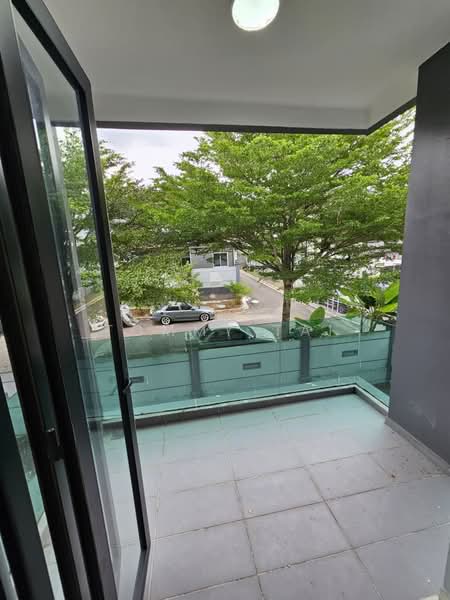 2-storey Terraced House for Sale in Taman Bukit Jaya (Ulu Tiram) - Tommy Tai - Balcony - PropertyGuru.com.my