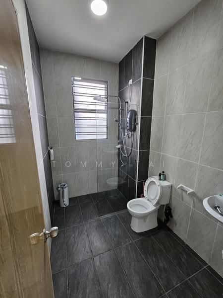 2-storey Terraced House for Sale in Taman Bukit Jaya (Ulu Tiram) - Tommy Tai - Bathroom - PropertyGuru.com.my