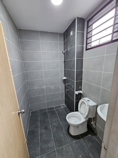 2-storey Terraced House for Sale in Taman Bukit Jaya (Ulu Tiram) - Tommy Tai - Bathroom - PropertyGuru.com.my
