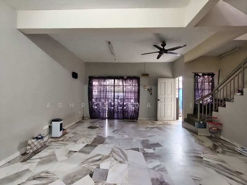 Rumah Teres 2 Tingkat untuk Dijual di Bandar Puncak Alam (Puncak Alam) - Ashraff Daniel - Living Room - PropertyGuru.com.my
