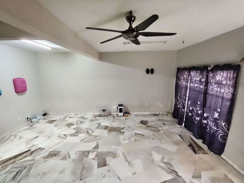 Rumah Teres 2 Tingkat untuk Dijual di Bandar Puncak Alam (Puncak Alam) - Ashraff Daniel - Living Room - PropertyGuru.com.my