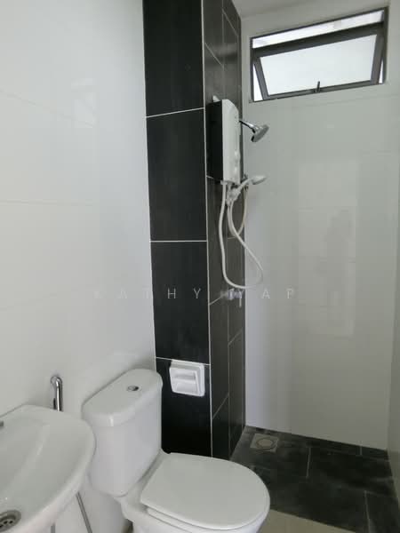 Servis Apartment untuk Dijual di Seasons Garden Residences - Kathy Yap - Bathroom - PropertyGuru.com.my