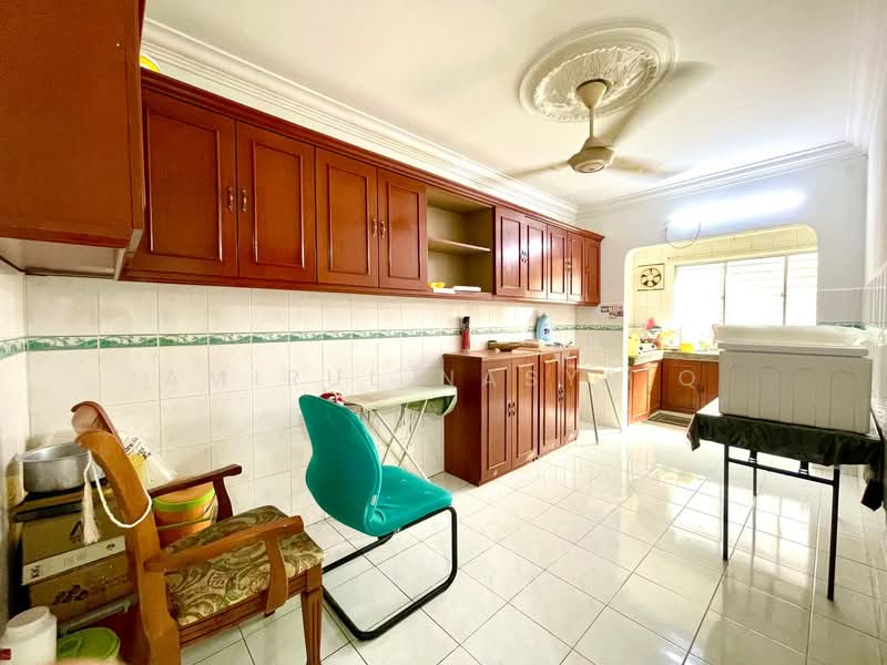 Rumah Teres 2 Tingkat untuk Dijual di Seksyen 19 (Shah Alam) - Amirul Nasyriq - Kitchen - PropertyGuru.com.my