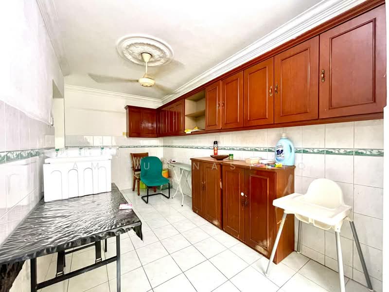 Rumah Teres 2 Tingkat untuk Dijual di Seksyen 19 (Shah Alam) - Amirul Nasyriq - Kitchen - PropertyGuru.com.my