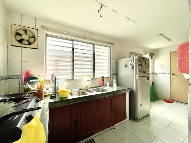 Rumah Teres 2 Tingkat untuk Dijual di Seksyen 19 (Shah Alam) - Amirul Nasyriq - Kitchen - PropertyGuru.com.my