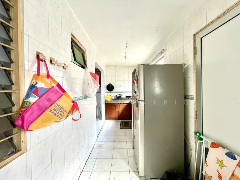 Rumah Teres 2 Tingkat untuk Dijual di Seksyen 19 (Shah Alam) - Amirul Nasyriq - Kitchen - PropertyGuru.com.my