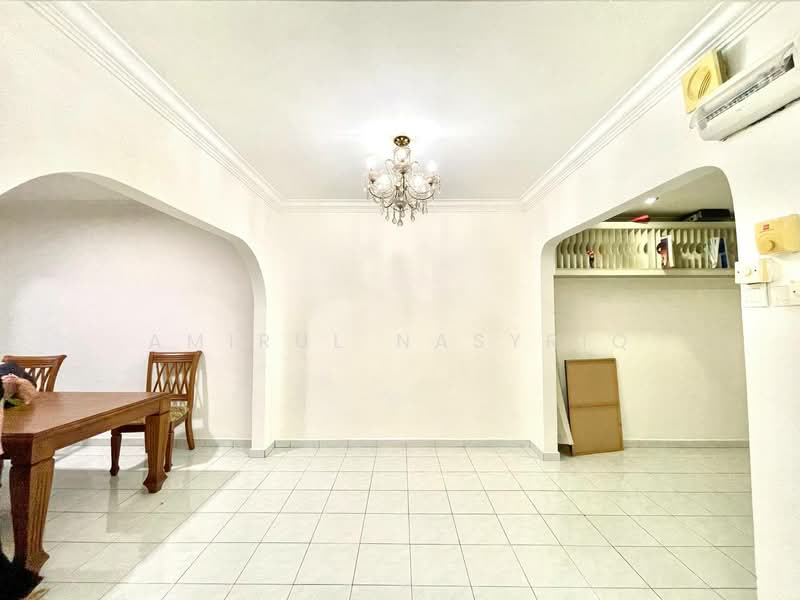 Rumah Teres 2 Tingkat untuk Dijual di Seksyen 19 (Shah Alam) - Amirul Nasyriq - Living Room - PropertyGuru.com.my