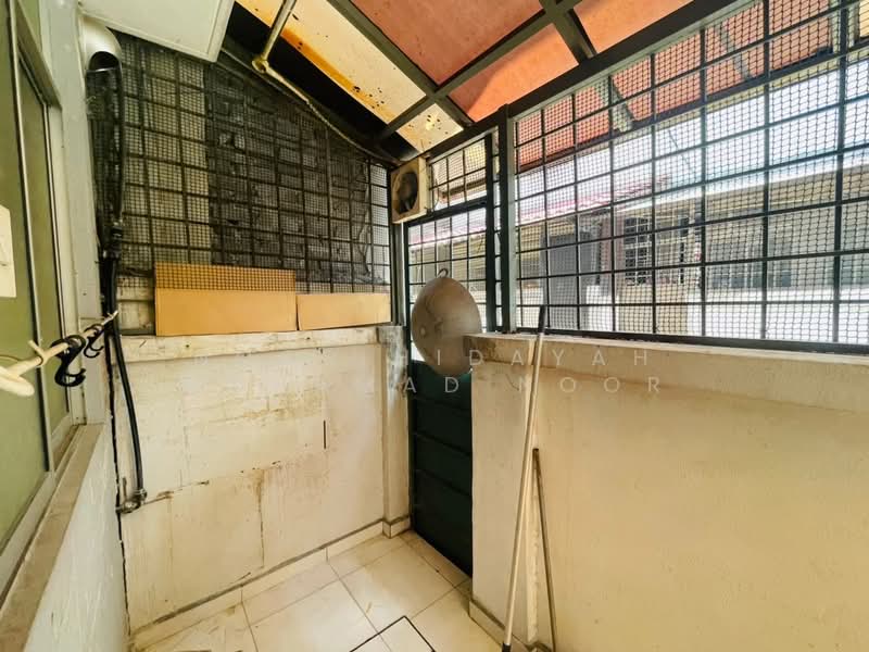 2-storey Terraced House for Sale in Seksyen 33 (Shah Alam) - Noor Hidayah Mohamad Noor - Balcony - PropertyGuru.com.my