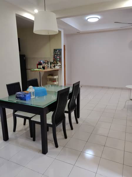 Kondominium untuk Disewa di Casa Tropika - Ken Liew - Dining Room - PropertyGuru.com.my
