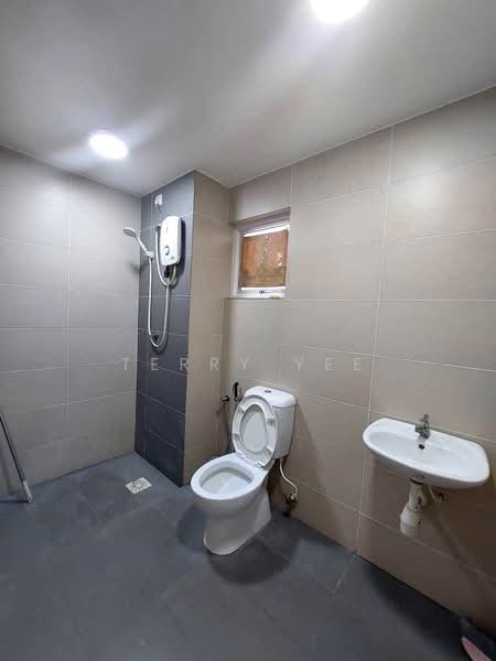 Kondominium untuk Dijual di Imperial Residence - Terry Yee - Bathroom - PropertyGuru.com.my
