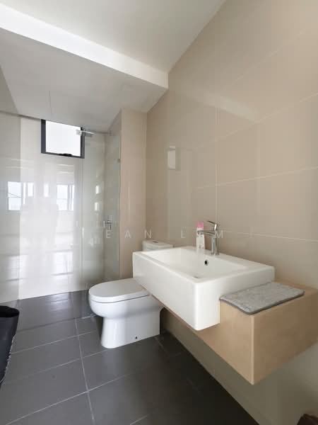 Servis Apartment untuk Dijual di United Point (Residensi Berpadu) - Sean Lim - Bathroom - PropertyGuru.com.my
