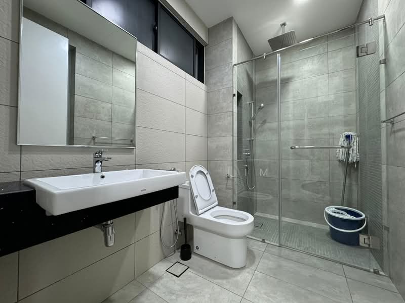 Servis Apartment untuk Disewa di The Sentral Suites - Alice Lim - Bathroom - PropertyGuru.com.my
