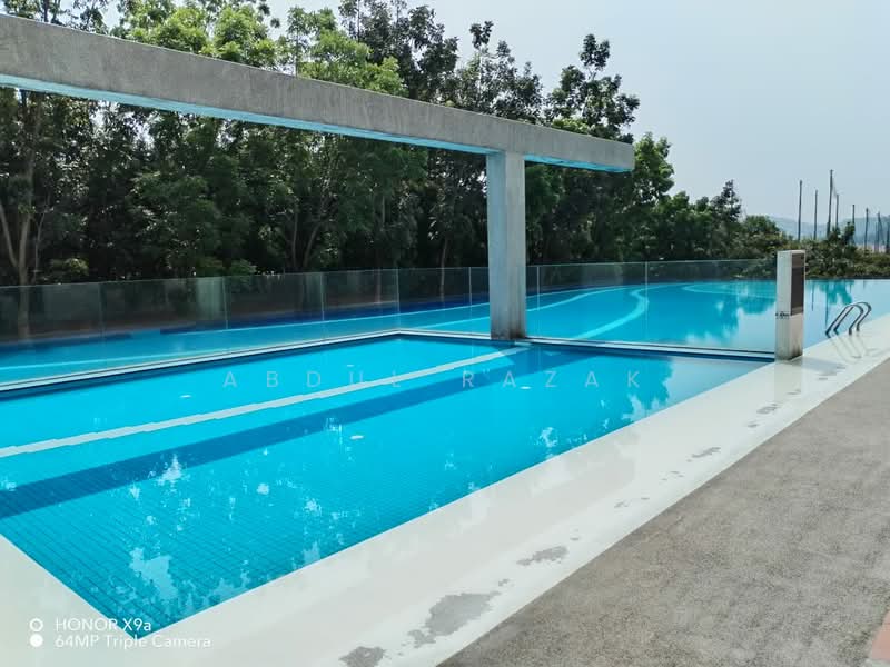 Pangsapuri untuk Dijual di Vista Mahogani @ Saujana Impian - Abdul Razak - Pool - PropertyGuru.com.my