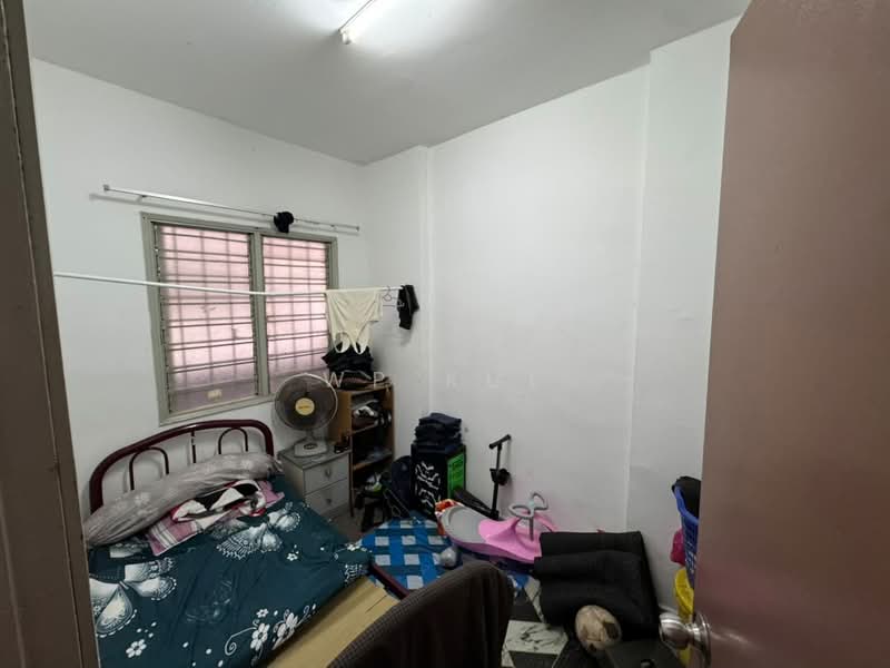Pangsapuri untuk Dijual di Taman Sri Murni Fasa 2 - WP Kue - Bedroom - PropertyGuru.com.my